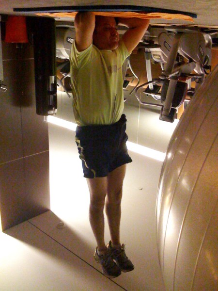 Head glue in the ceiling! Head glue in the ceiling!