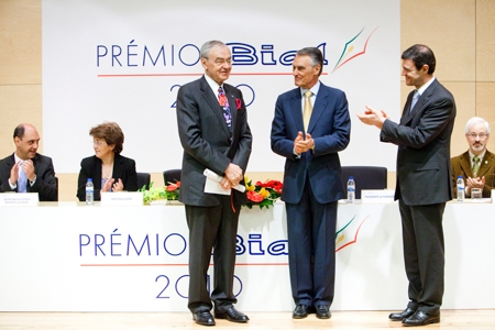Prof. Vladimir Hachinski, President of the Portuguese Republic, Prof. Aníbal Cavaco Silva, Bial's President, Dr. Luís Portela