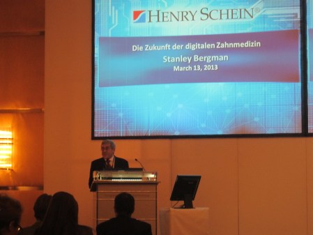 04-20130313-ids-colonia-meeting-014