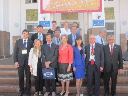 Group photo of the participants.